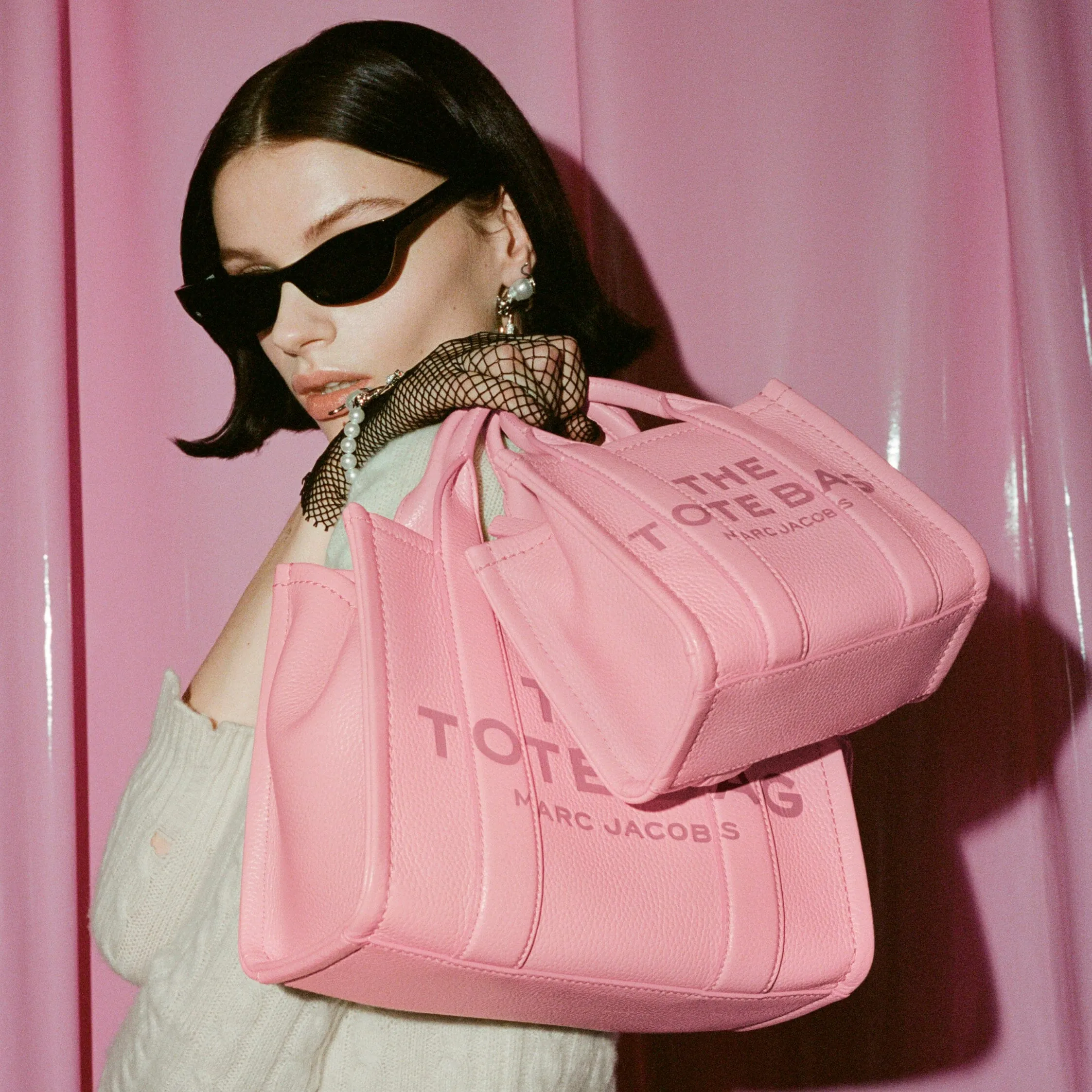 MARC JACOBS  - The Leather Medium Tote Bag H004L01PF21- 669 - Ribbon Pink