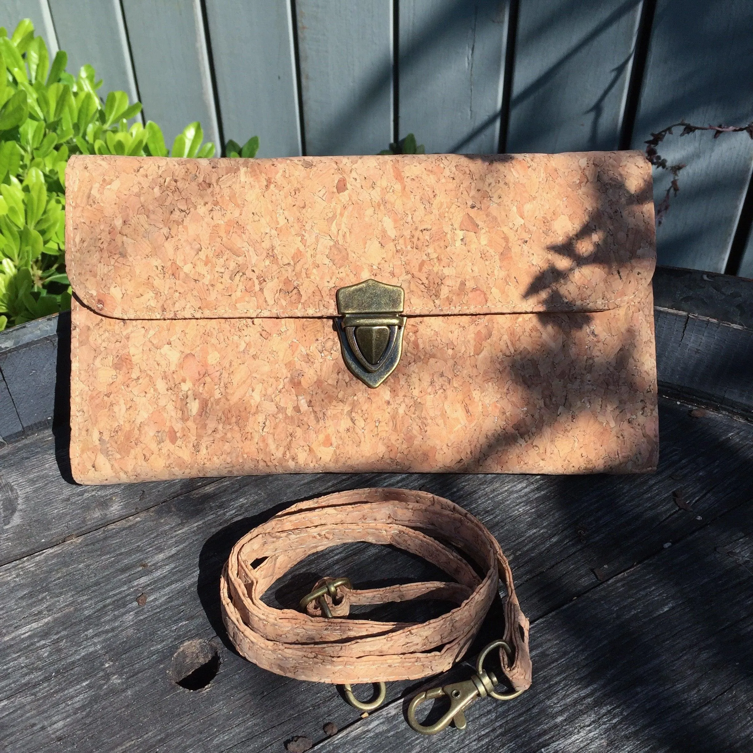 Susie Cork Clutch in Classic