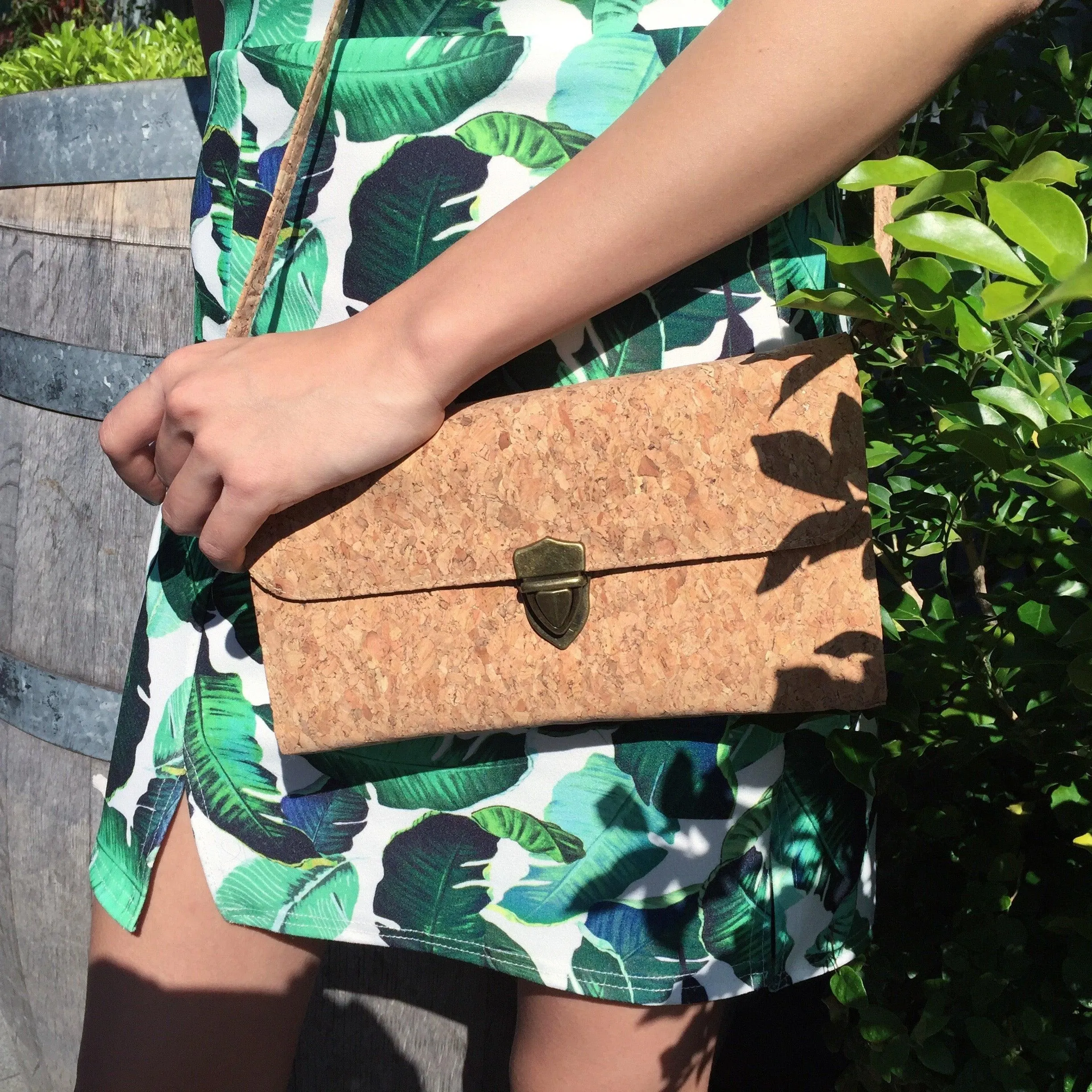 Susie Cork Clutch in Classic