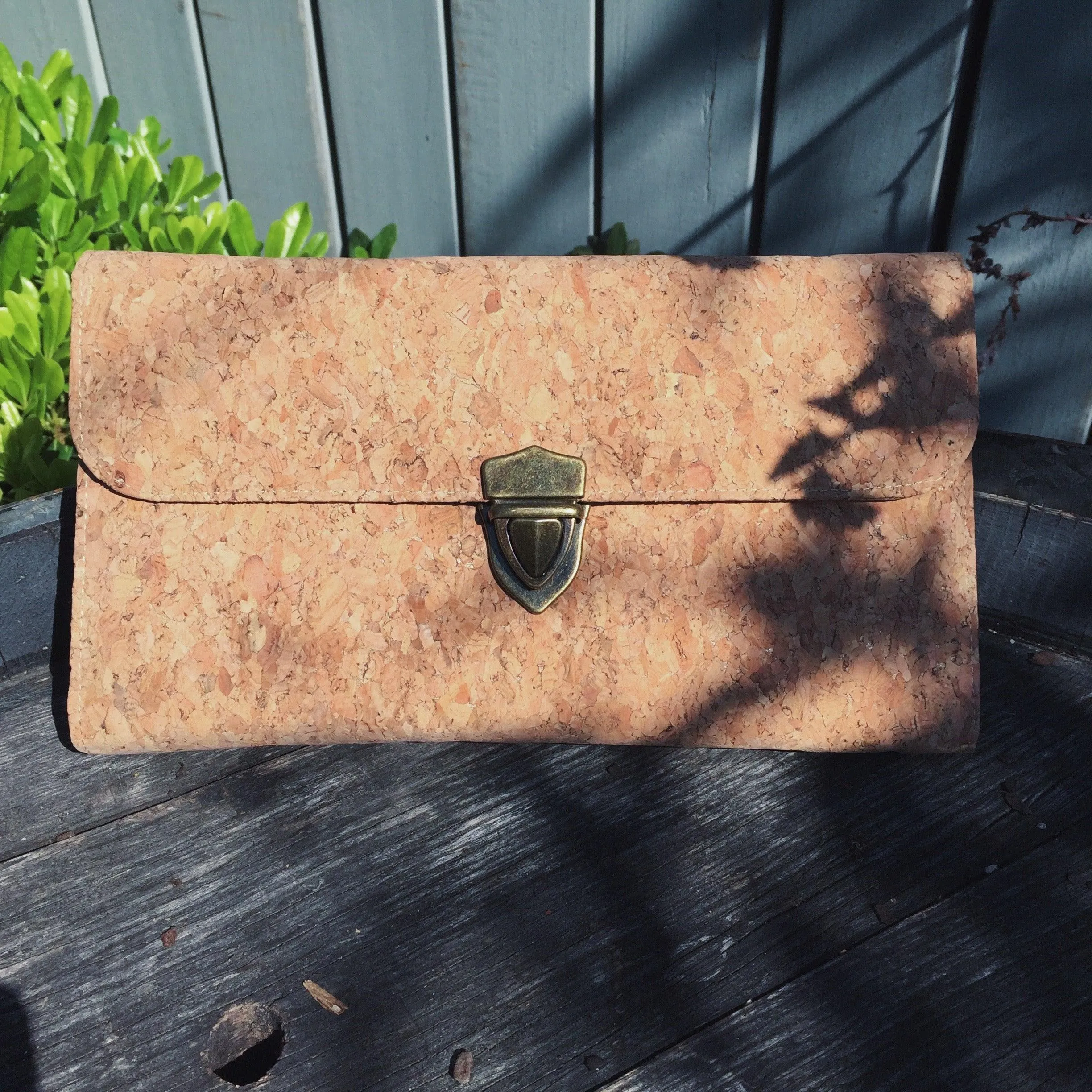 Susie Cork Clutch in Classic